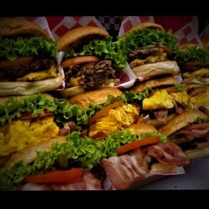 ОРИГИНАЛЬНЫЙ ЧИЗБУРГЕР С БЕКОНОМ