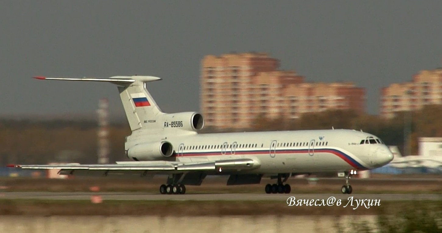 Два разных, но во многом схожие Ту-154Б-2 RA-85586 и Ту-154М RA-85686