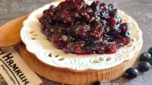 Густая начинка из черной смородины для выпечки