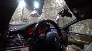 Заменили датчик давления шины на БМВ Х5. Не реагирует на новый датчик