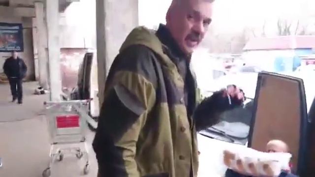 новобранцы "Ангелы" готовят гуманитарку в Чернухино смотреть онлайн