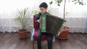 Яблочко на гармони Никита Якимов уч 2 кл.mp4