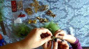 Необычная ёлочка из органзы своими руками. Делается просто, получается красиво.