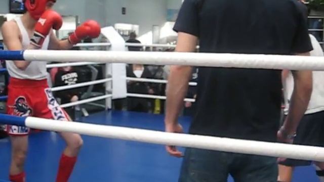 Янакаев Роберт  -   Атаходжаев Бекзод    1 раунд   60 кг