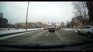 Скользкие улицы, иномарки целуются