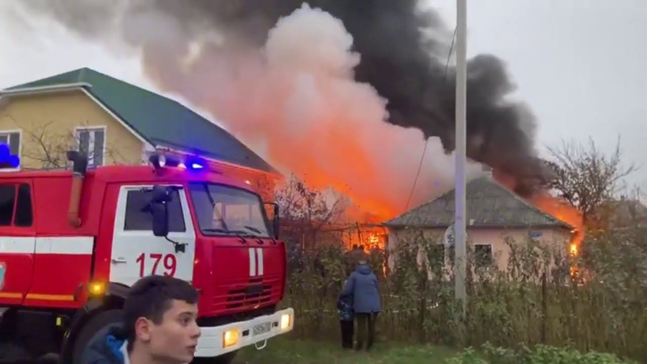 Подробности пожара в станице Гостагаевская. Взрыв баллона