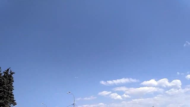 Самолёты аэроклуба ДОСААФ России над педагогическим универом смотреть онлайн