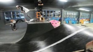 Обзор на скейтпарк In Motion СПБ // Первый скейтпарк с резиной- всё ли хорошо??