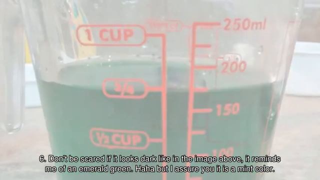 Create Custom Colored Water Gems - DIY Crafts - Guidecentral смотреть онлайн