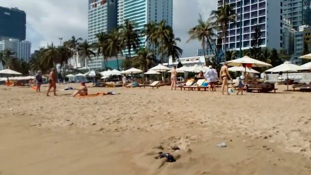 Море в Нячанге в начале марта