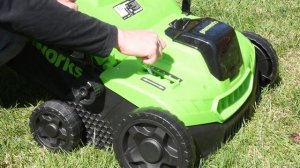 Аккумуляторный аэратор Greenworks GD40SC36 для газона