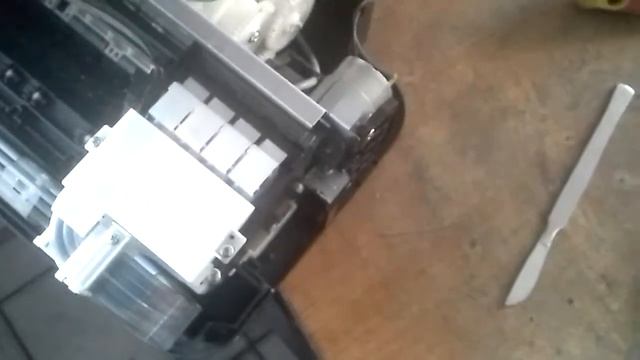 Epson l100 продолжение не берет бумагу смотреть онлайн