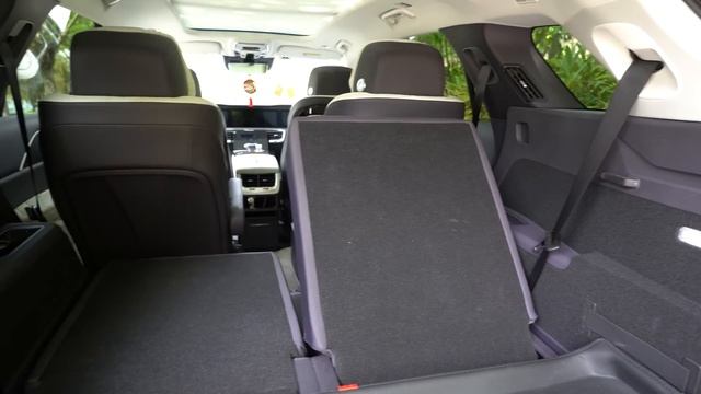 ROLLS ROYCE EV Tanio za Limo ! HONGQI E-HS9 Chińskie Auto Centrum 35 смотреть онлайн