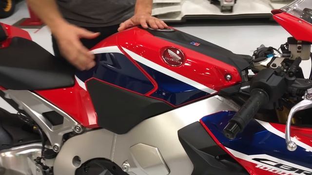 NEW 2017 Honda CBR1000RR SP Review | First Look смотреть онлайн