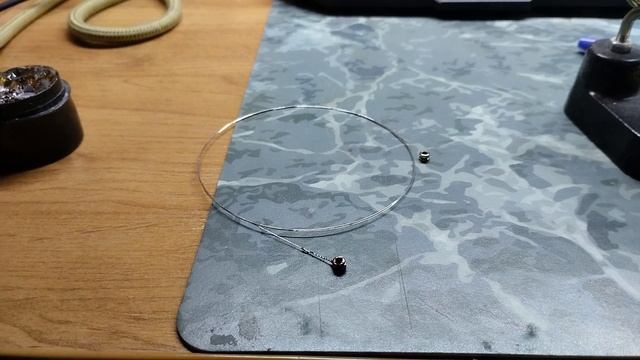 Почему рвется первая струна на электрогитаре Урал и пробный метод устранить эту особенность смотреть онлайн