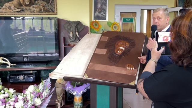 УНИКАЛЬНЫЙ подарок Олегу Зубкову от друзей из Питера в день рождения!