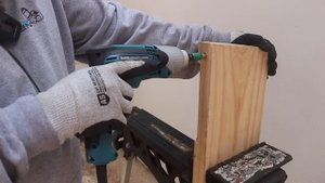 ATORNILLADORES DE IMPACTO MAKITA / CABLE (TD0100) VS BATERÍA (TD111D)