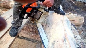 Запил продольного паза дикий сруб