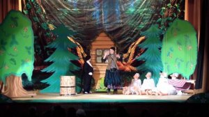 Новогоднее театрализованное представление для детей - "Гуси Лебеди или Подарок для бабы Яги" (2016)