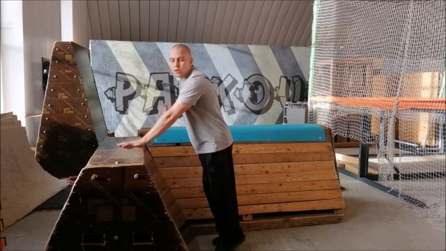 Обучение элементам Паркура - Кэш. смотреть онлайн