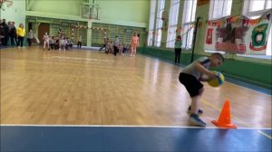 23.03.22 г. в школьном спортивном зале состоялась спортивная игра для 1-х классов - «Веселые старты