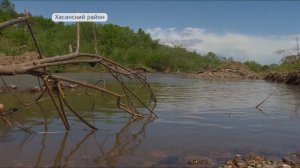 По всему краю чистят и углубляют русла рек