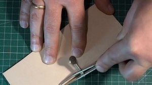 Инструменты для разметки под шов параллельно краю кожи