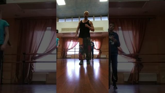 HOW TO SHUFFLE DANCE TUTORIAL TIK TOK/ КАК НАУЧИТЬСЯ ТАНЦЕВАТЬ ШАФФЛ ТАНЕЦ ОБУЧЕНИЕ ТАНЦАМ ШАФЛ . смотреть онлайн