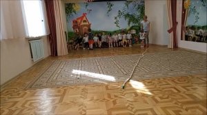 Прыжки с продвижением вперед. упражнение.