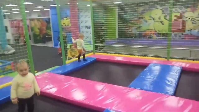 Батуты. Батутный центр.  на Коммунаре. Игровой комплекс
