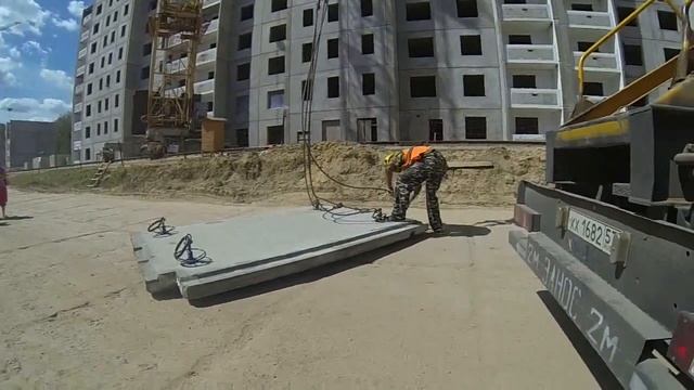 Подъем плит перекрытия с использованием захватов ЗПП