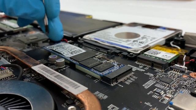 MSI GF75 Thin/Creator 17M A/Bravo 17 A Series SSD & RAM Upgrade Tutorial смотреть онлайн