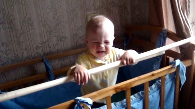 Плачет_маленький_ребенок - почему?