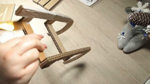 Новогодний декор. Санки своими руками из картона. Do-it-yourself cardboard sleigh.