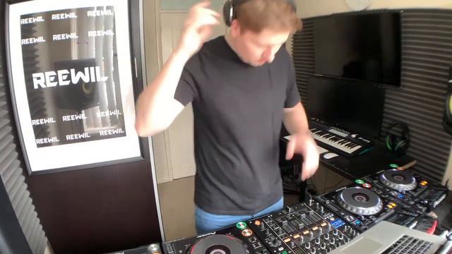 Live DJ stream смотреть онлайн