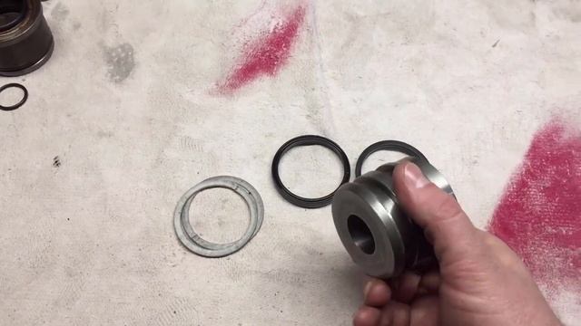 Замена манжет гидроцилиндра выдвижения КМУ UNIC смотреть онлайн