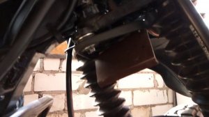 Установка держателя для телефона и грязевых щитков для двигателя на bajaj boxer-150