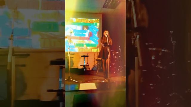 "ЗАМОРОЖЕННЫМИ ПАЛЬЦАМИ В ОТСУТСТВИИ ГОРЯЧЕЙ ВОДЫ" И ПЕСНЯ  " In Your Head"