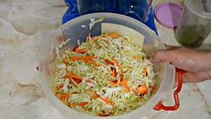 Самый простой салат из капусты на зиму, делаю каждый год