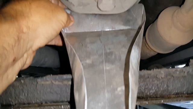 Вспомогательное устройство для замены масла в трудно доступных местах автомобиля смотреть онлайн