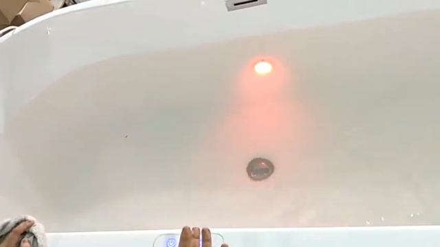 Акриловая ванна Gemy G9219 E с аэромассажем смотреть онлайн