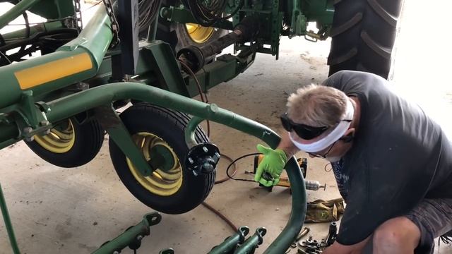 Broken Hay Rake смотреть онлайн