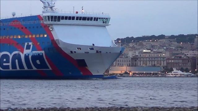 Tirrenia CIN - Athara in partenza da Cagliari