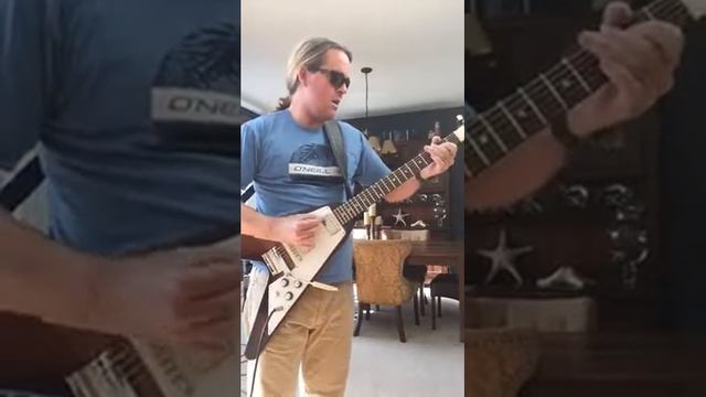 Gibson 2014 benchmark 1967 flying V custom shop смотреть онлайн