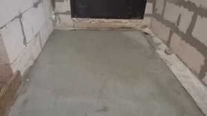 Как мы делаем штробы под проводку и наливной пол [жизнь в деревне]