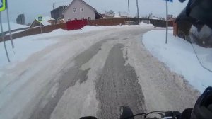 На питбайке зимой, без шипов.