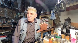 Преимущества одного глаза перед двумя. Реставратор антиквариата Петрович.
