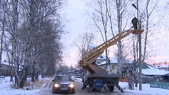 Более 760 светильников и 32 километра проводов заменены в городе в этом году смотреть онлайн