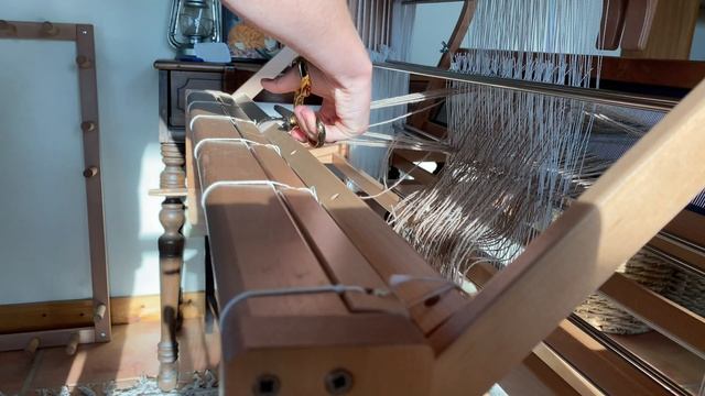 Weaving 100% Alpaca Scarves on the Ashford Table Loom смотреть онлайн