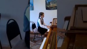 Ю.Весняк "Сказочка". Исп. Люба Ежкова, струнное отд. (скрипка), ноябрь 2014, репетиция